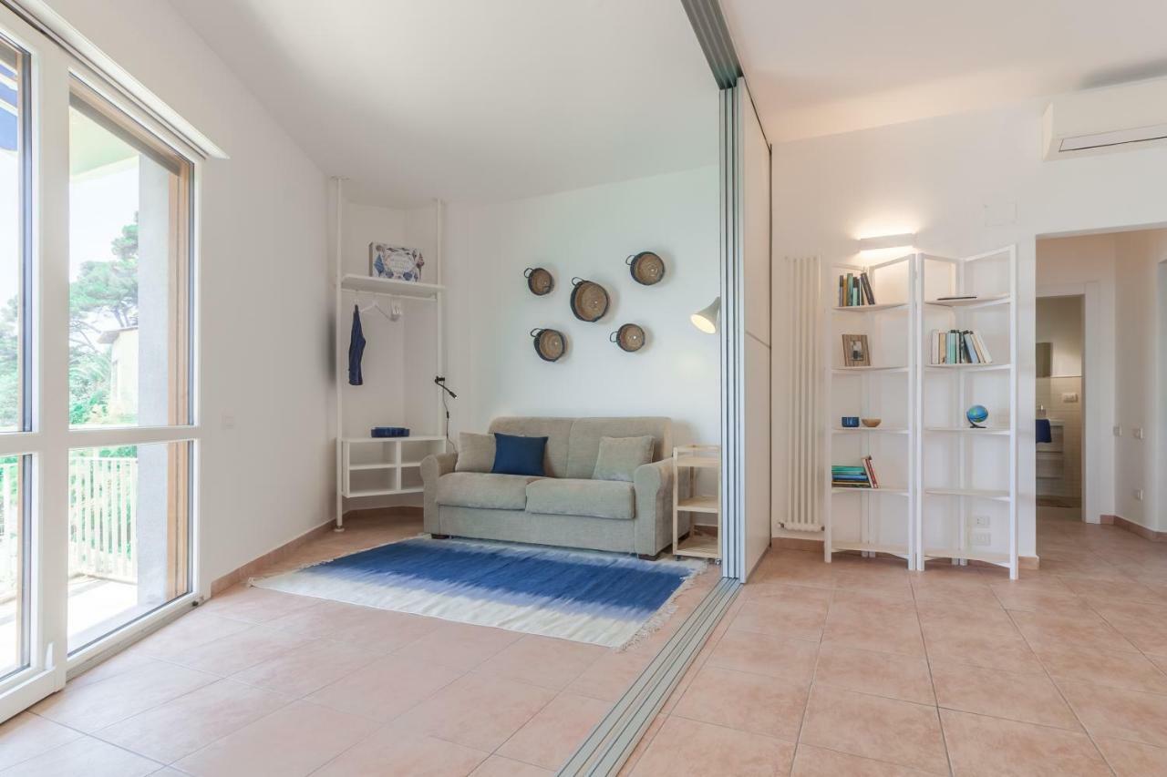 Sulla Spiaggia Di Toto E Tota Tellaro Exterior foto